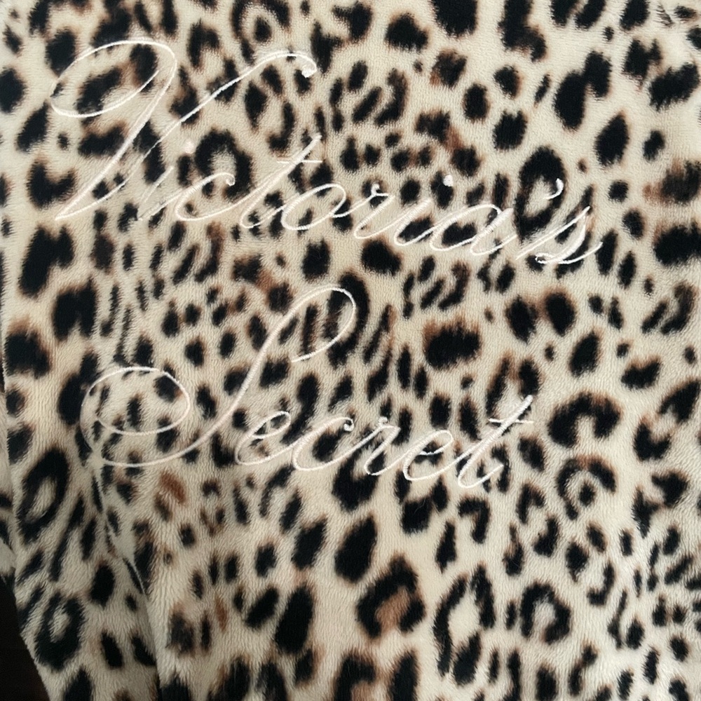 Victoria Secret Leopard Robe M/L - Picture 3 of 4